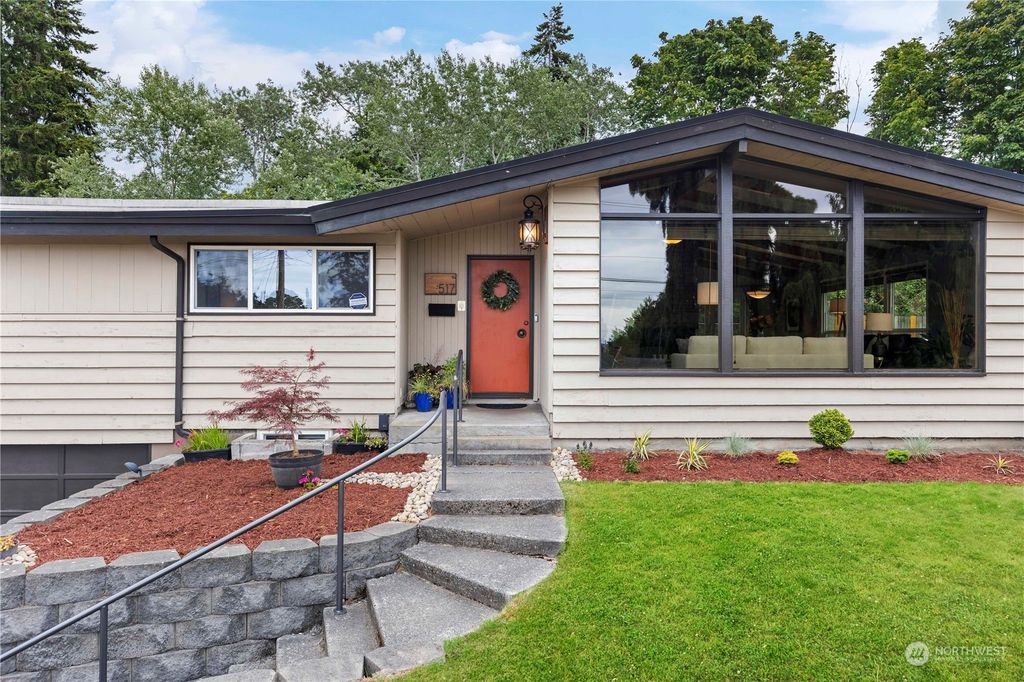 Photo of 517 Legion Drive, Everett, WA 98201 (MLS # 2138594)