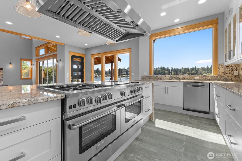 Photo of 1024 184th Avenue Ct E, Lake Tapps, WA 98391 (MLS # 2497189)