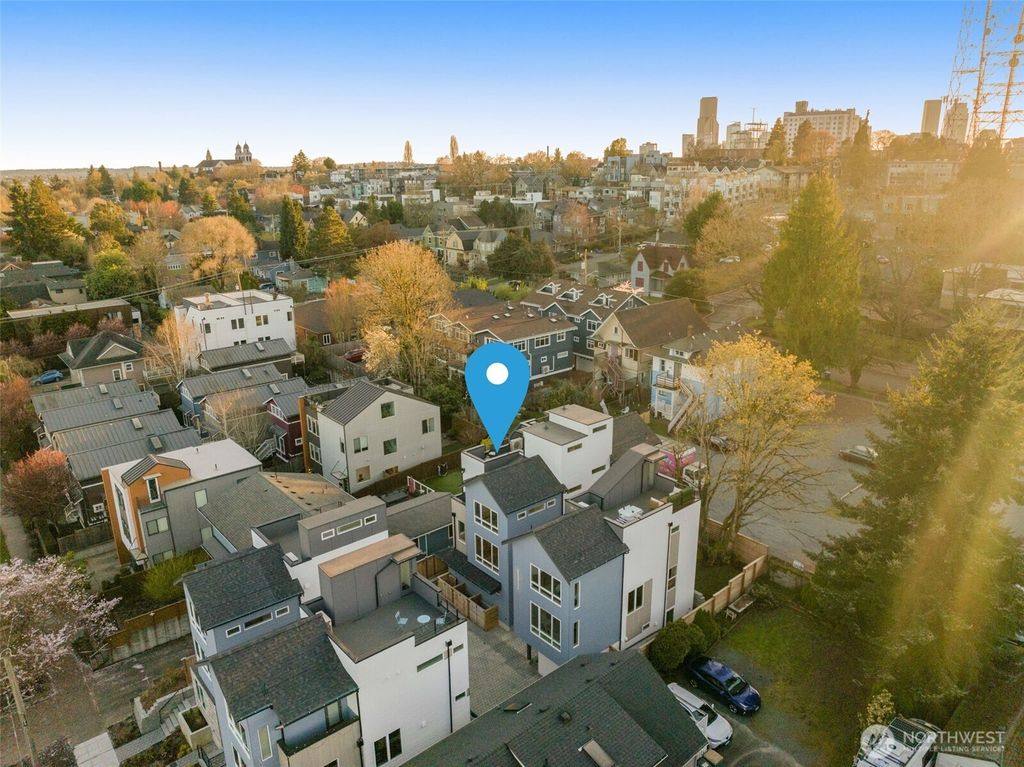 Photo of 1625 B 21st Avenue, Seattle, WA 98122 (MLS # 2497431)