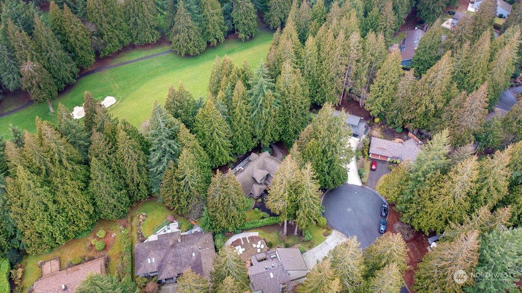 Photo of 21021 NE 32nd Place, Sammamish, WA 98074 (MLS # 2041923)