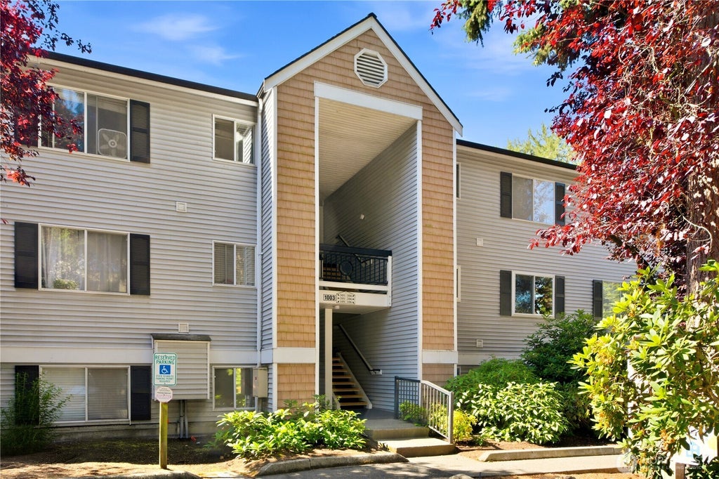 Photo of 1003 156th Avenue NE #308, Bellevue, WA 98007 (MLS # 2553664)