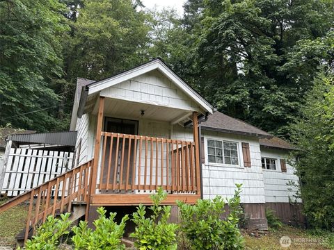 Photo of 6405 Westside Highway, Castle Rock, WA 98611 (MLS # 2417526)
