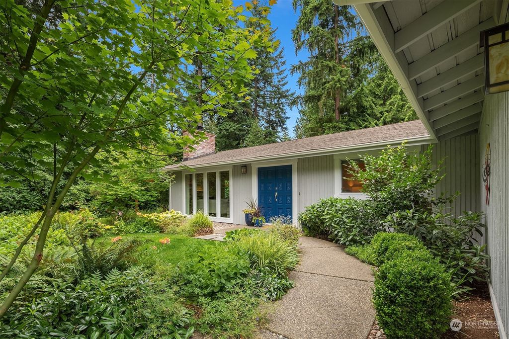 Photo of 4595 89th Avenue SE, Mercer Island, WA 98040 (MLS # 2133607)