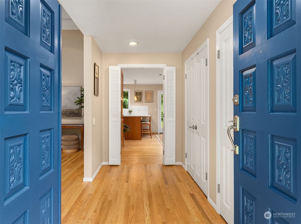 Photo of 4595 89th Avenue SE, Mercer Island, WA 98040 (MLS # 2133607)