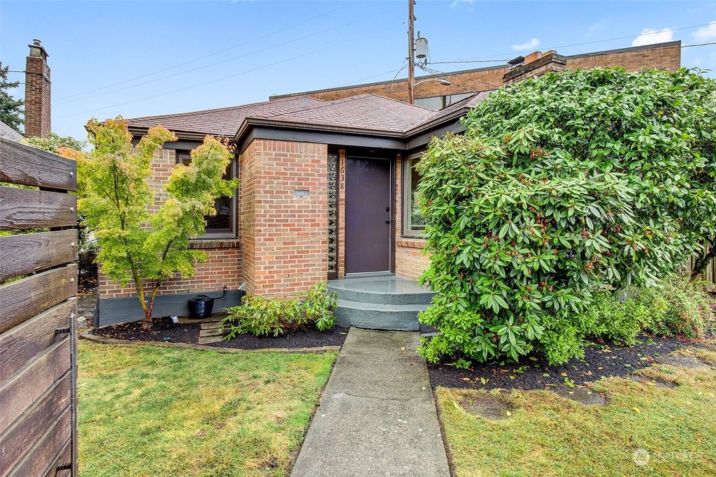 Photo of 1638 McGilvra Boulevard E, Seattle, WA 98112 (MLS # 2165590)