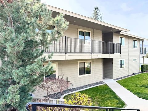 Photo of 520 11th Street NE #14, East Wenatchee, WA 98802 (MLS # 2500632)