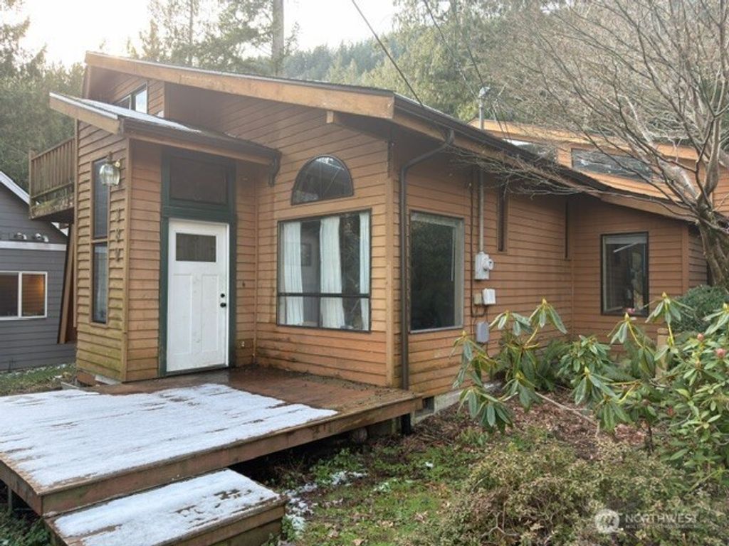 Photo of 389 Rainbow Drive, Sedro Woolley, WA 98284 (MLS # 2482907)