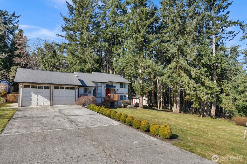Photo of 31 Arapaho Place, Camano Island, WA 98282 (MLS # 2485280)