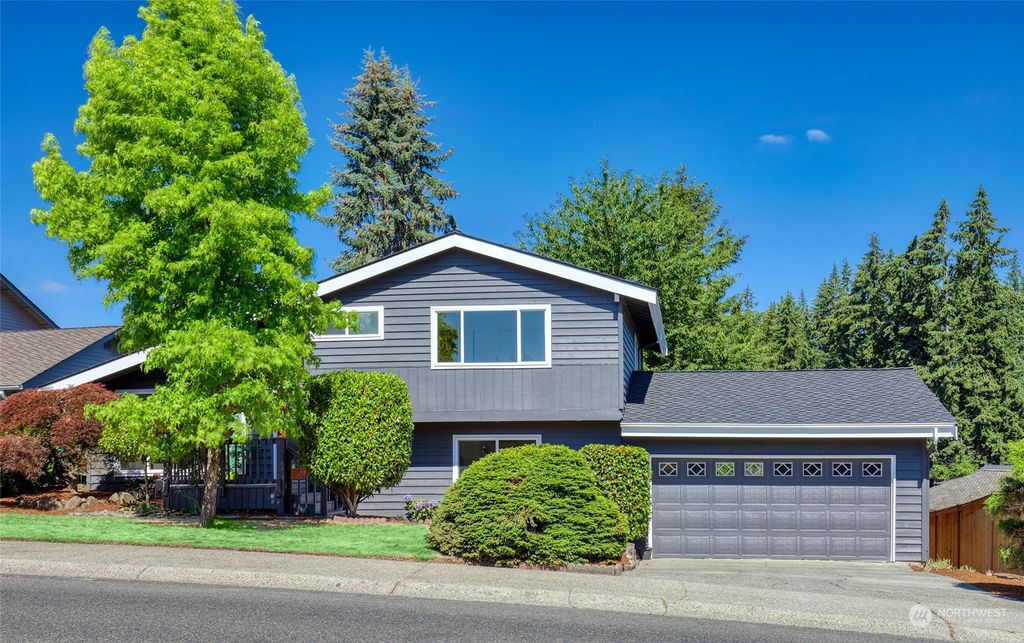 Photo of 15654 SE Fairwood Boulevard, Renton, WA 98058 (MLS # 2268069)