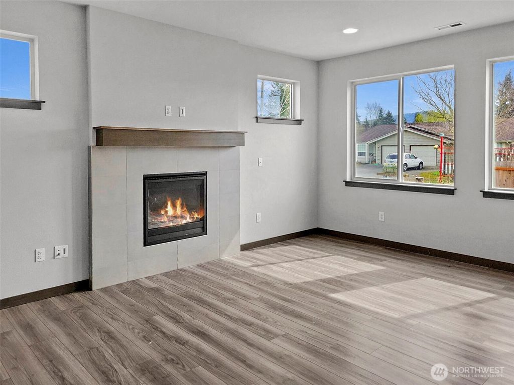 Photo of 511 Debbie Drive, Sedro Woolley, WA 98284 (MLS # 2503035)