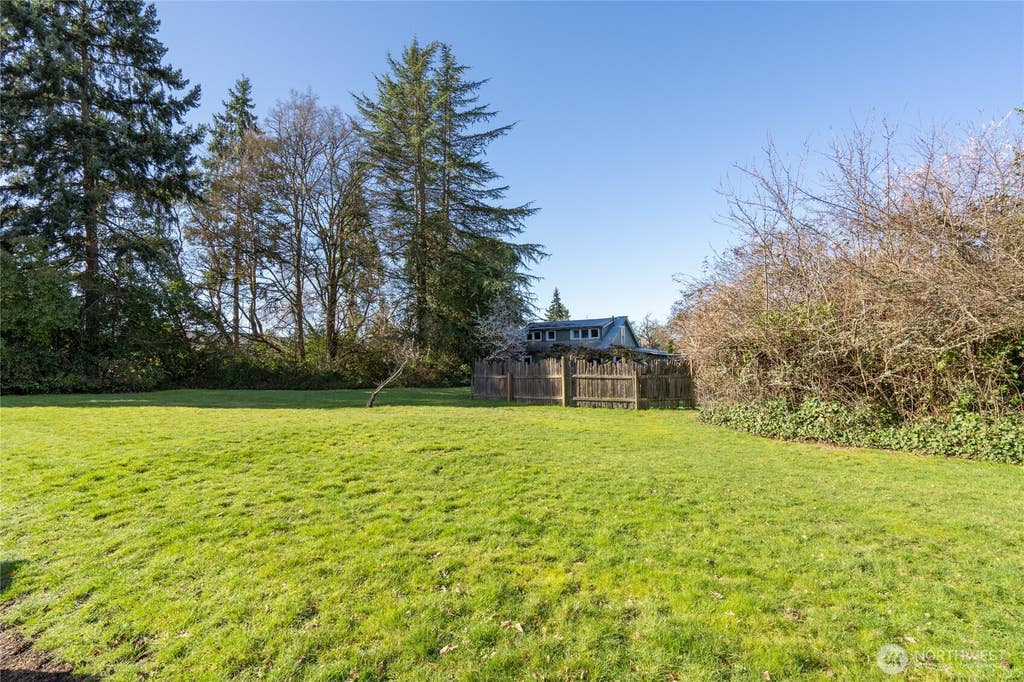 Photo of 9404 NE 32nd Street, Clyde Hill, WA 98004 (MLS # 2566903)