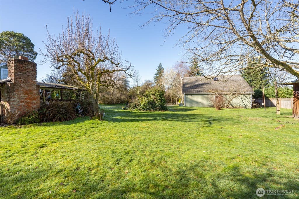 Photo of 9404 NE 32nd Street, Clyde Hill, WA 98004 (MLS # 2566903)
