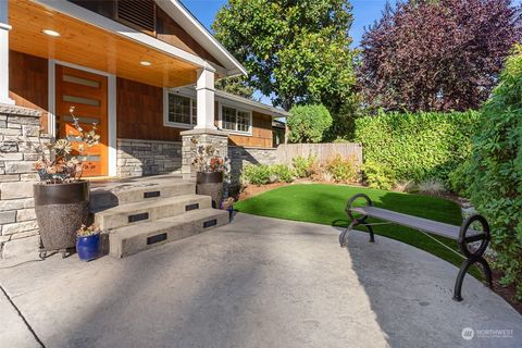 Photo of 1238 SW 152nd Street, Burien, WA 98166 (MLS # 1999670)