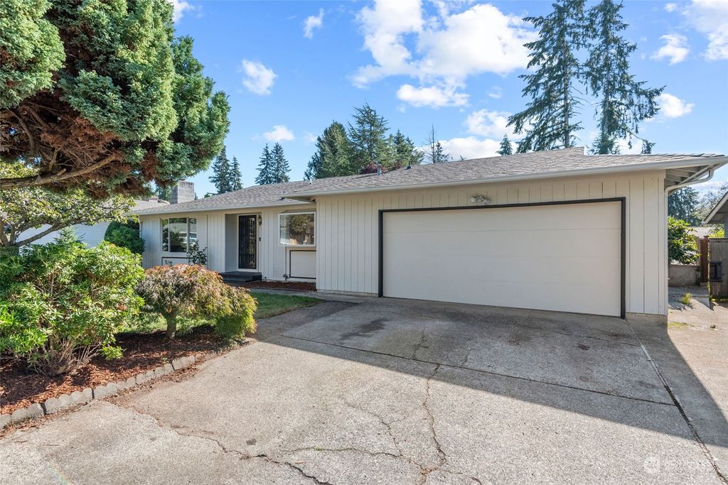 Photo of 13825 SE 161st Place, Renton, WA 98058 (MLS # 2287147)