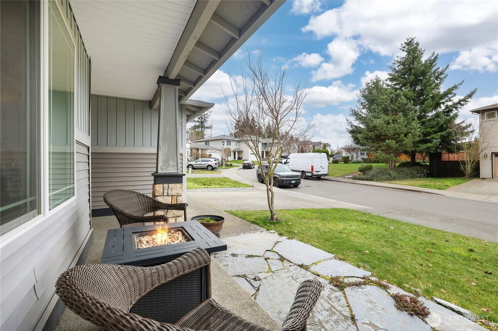 Photo of 9905 194th Avenue E, Bonney Lake, WA 98391 (MLS # 2484117)