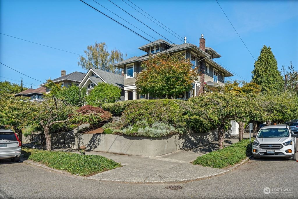 Photo of 2002 1st Avenue N, Seattle, WA 98109 (MLS # 2287121)