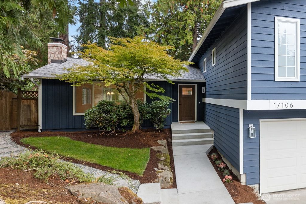 Photo of 17106 NE 31st Place, Bellevue, WA 98008 (MLS # 2495912)