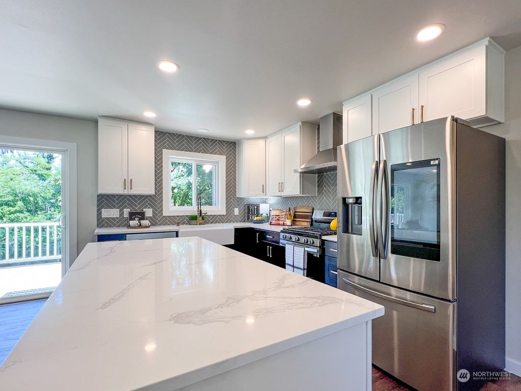 Photo of 5015 NE 187th Street, Lake Forest Park, WA 98155 (MLS # 2255619)