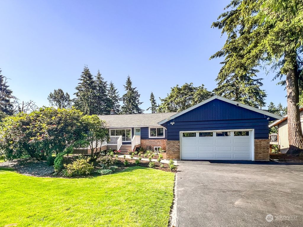 Photo of 5015 NE 187th Street, Lake Forest Park, WA 98155 (MLS # 2255619)