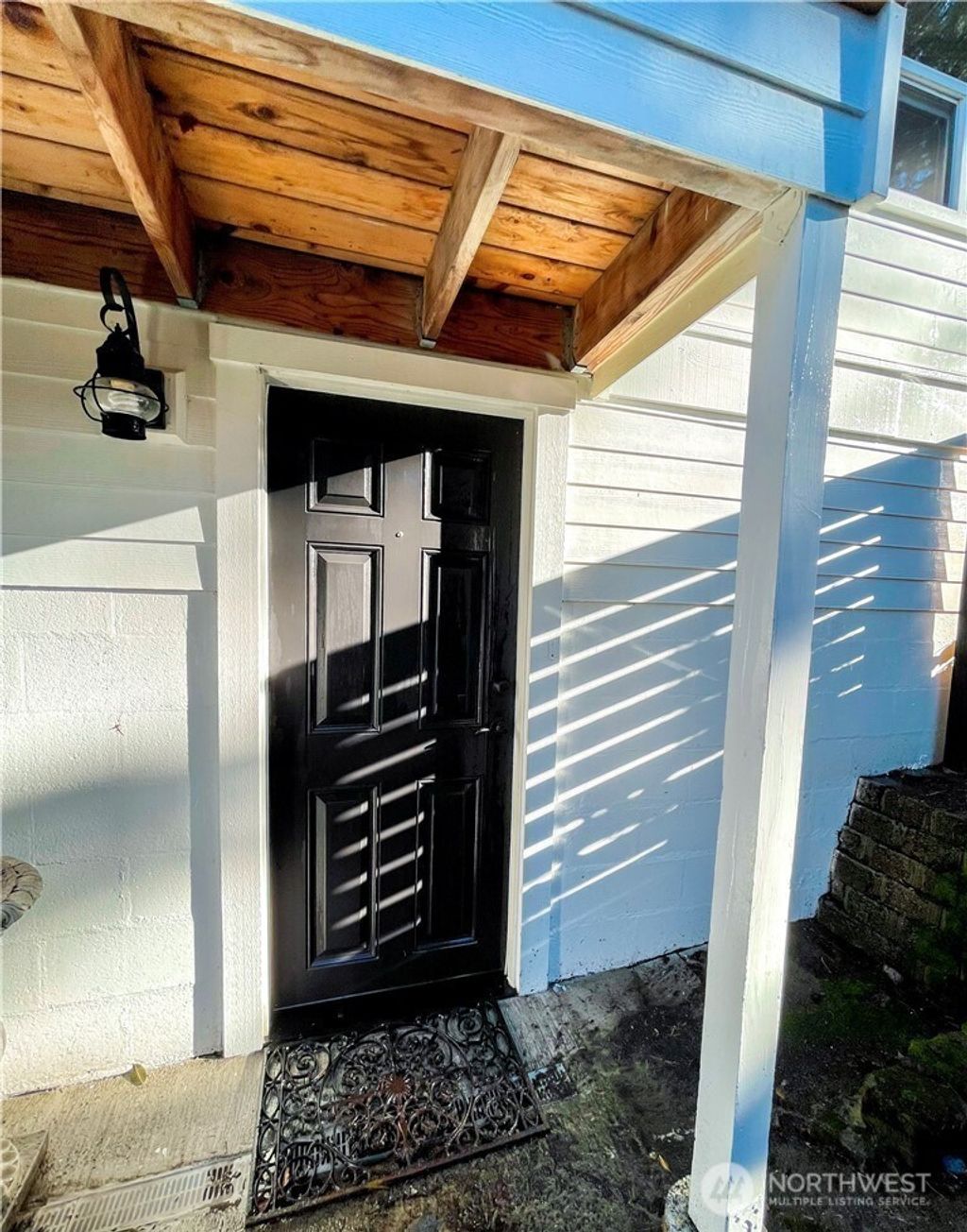 Photo of 516 2nd Avenue S #B, Kirkland, WA 98033 (MLS # 2464200)