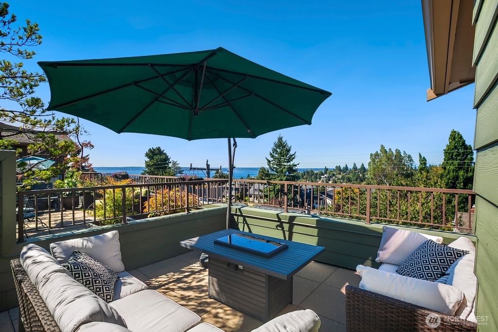 Photo of 4123 California Avenue SW #403, Seattle, WA 98116 (MLS # 2432205)