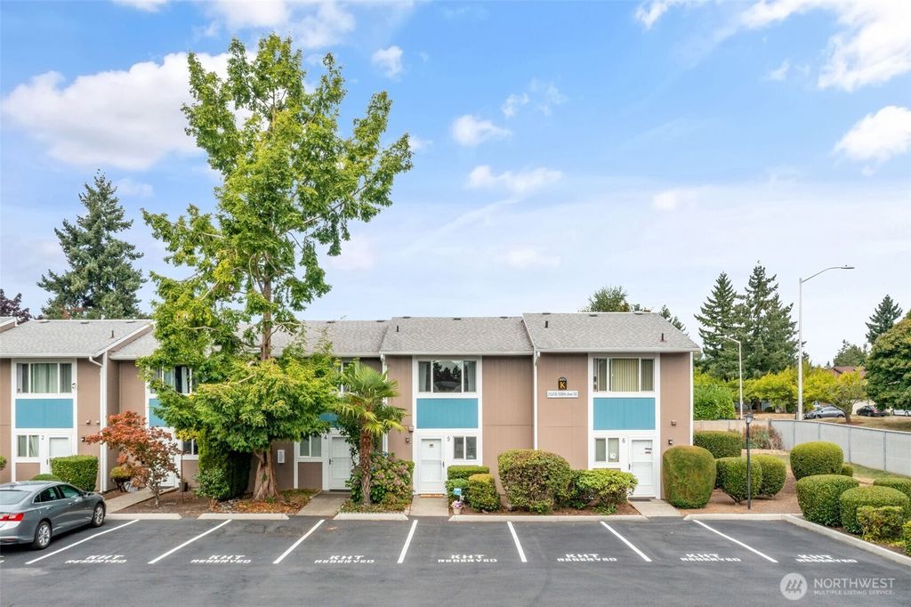 Photo of 25205 108th Avenue SE #K5, Kent, WA 98030 (MLS # 2430907)