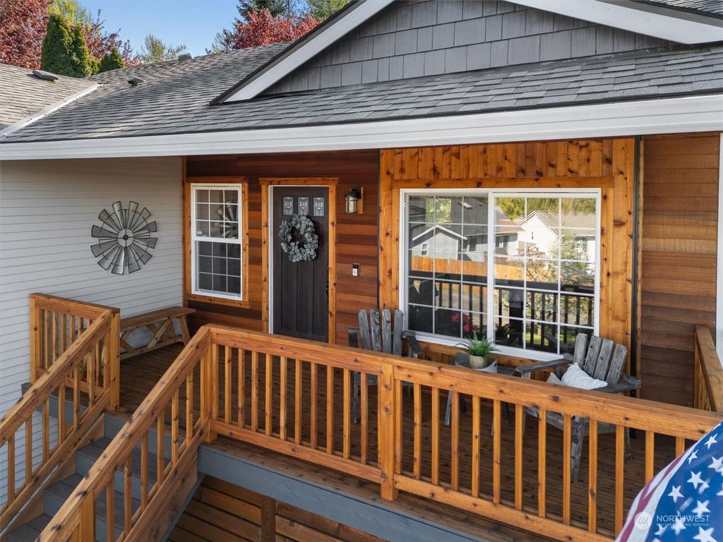 Photo of 11533 15th Place SE, Lake Stevens, WA 98258 (MLS # 2212958)