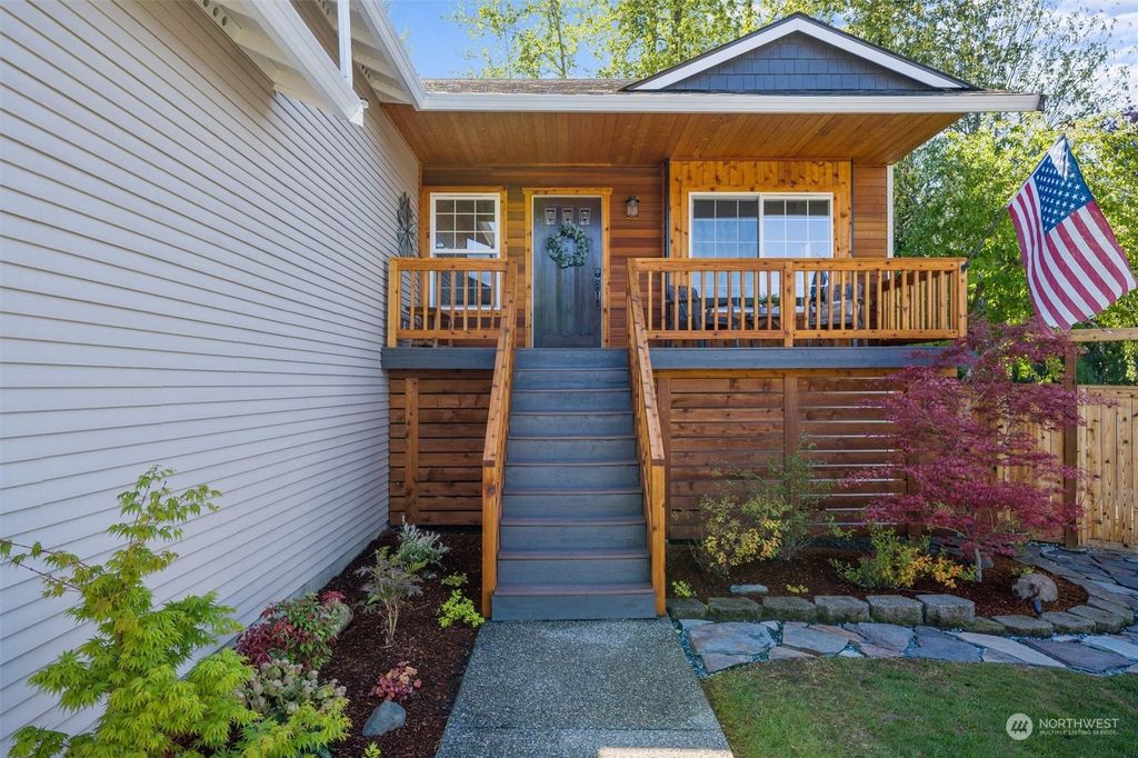 Photo of 11533 15th Place SE, Lake Stevens, WA 98258 (MLS # 2212958)
