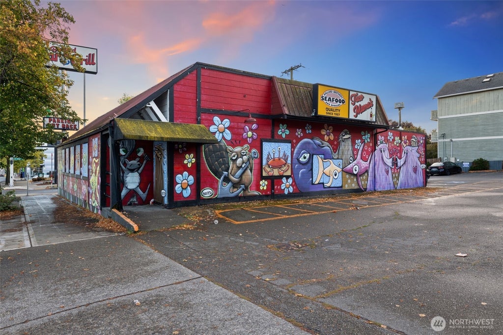Photo of 5305 15th Avenue NW, Seattle, WA 98107 (MLS # 2589501)