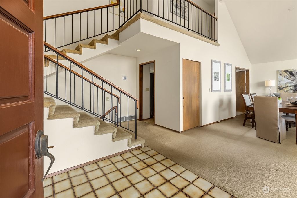 Photo of 4806 Somerset Drive SE, Bellevue, WA 98006 (MLS # 2310586)