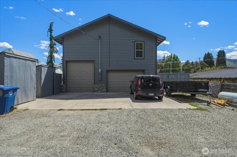 330 W Highland Avenue