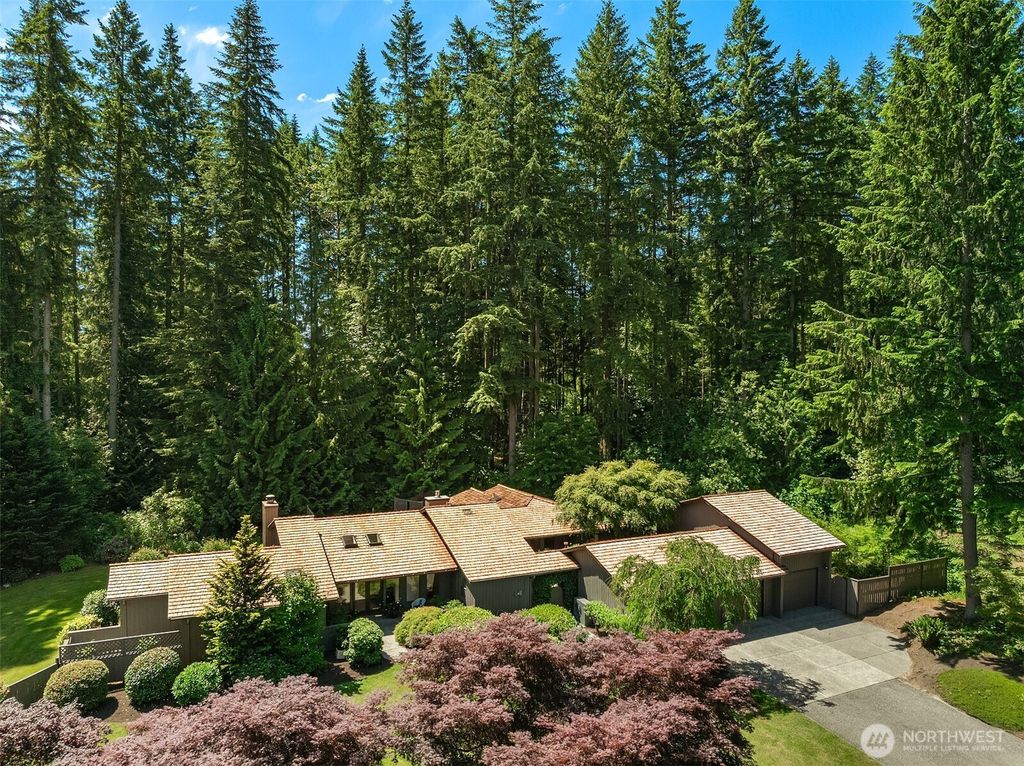 Photo of 7511 220th Avenue NE, Redmond, WA 98053 (MLS # 2393900)