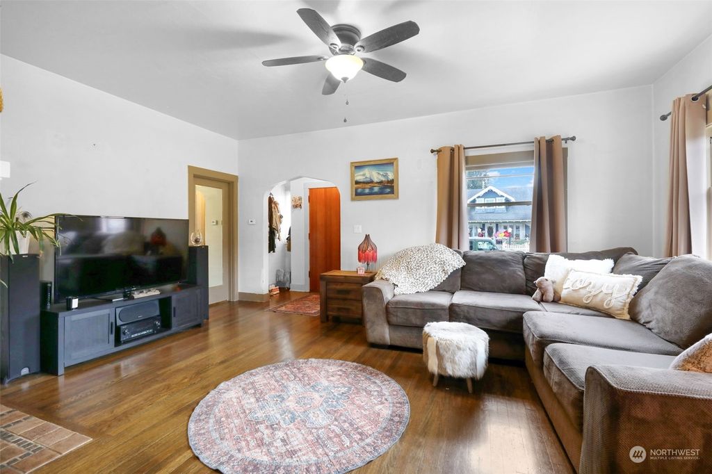 listing image 9360095550930032860