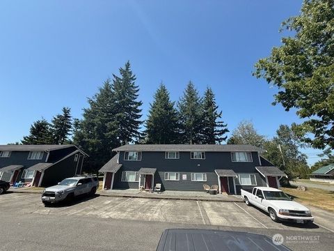 Photo of 315 W Woodworth Street, Sedro Woolley, WA 98284 (MLS # 2416801)