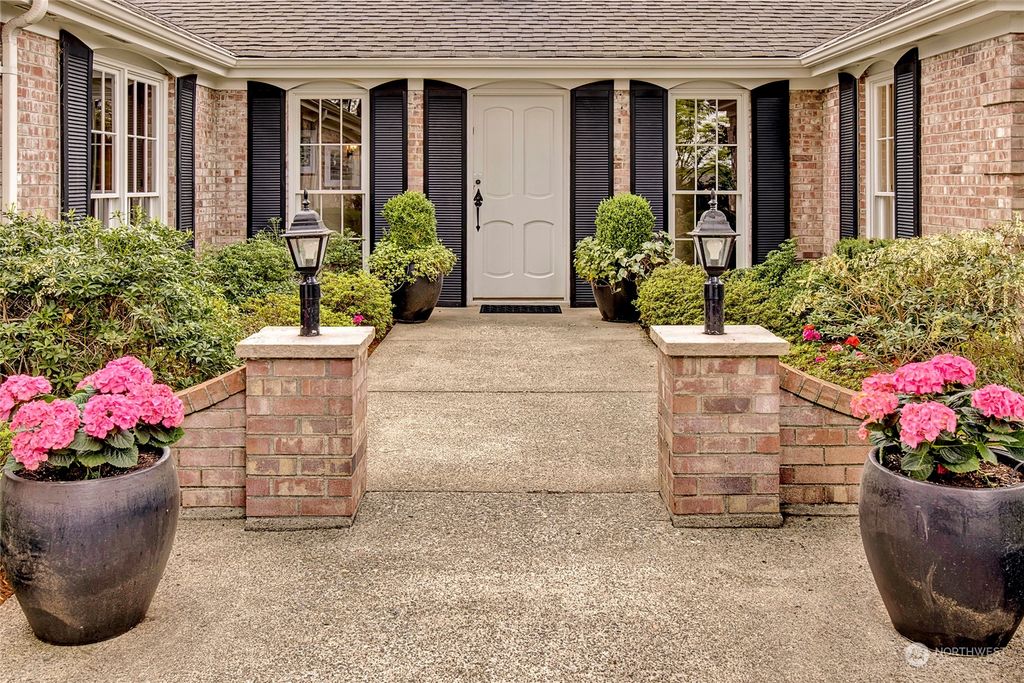 Photo of 8500 SE 82nd Street, Mercer Island, WA 98040 (MLS # 2063898)