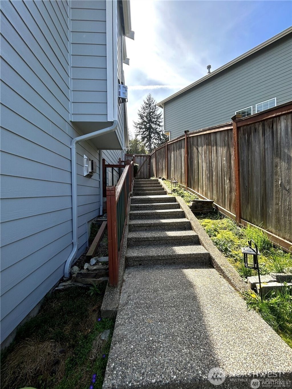 Photo of 6736 NE 201st Place, Kenmore, WA 98028 (MLS # 2468992)