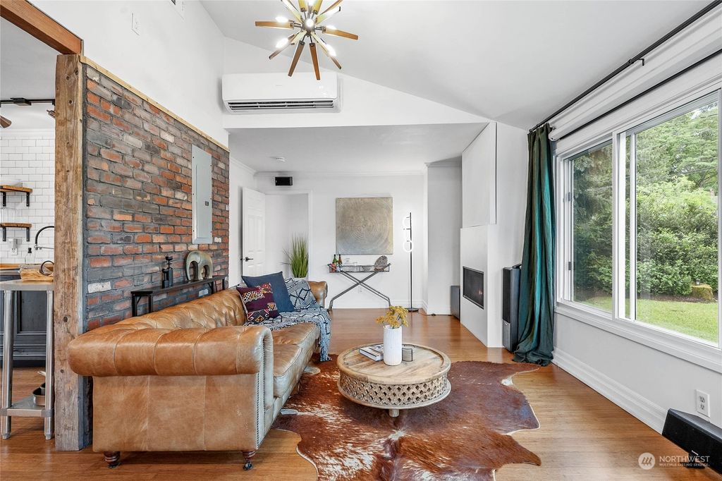 Photo of 11410 14th Avenue S, Seattle, WA 98168 (MLS # 2238980)
