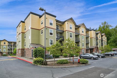 Photo of 680 32nd Street #C402, Bellingham, WA 98225 (MLS # 2552791)