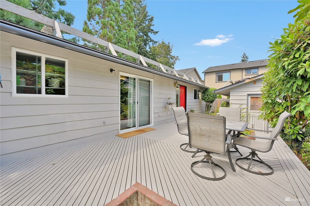 Photo of 17028 11th Place W, Lynnwood, WA 98037 (MLS # 1985032)