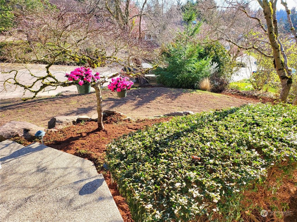 Photo of 13416 SE 52nd Street, Bellevue, WA 98006 (MLS # 2211482)