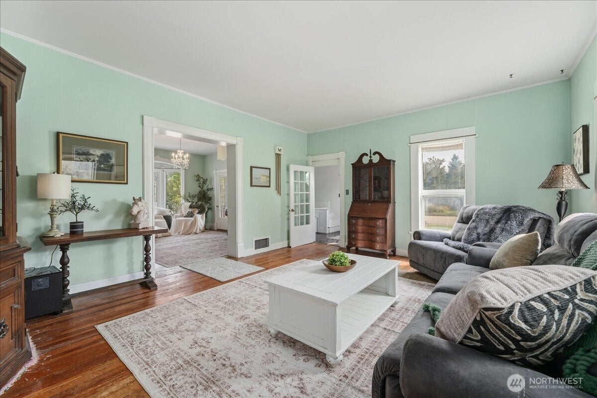 503 E Poplar Street
