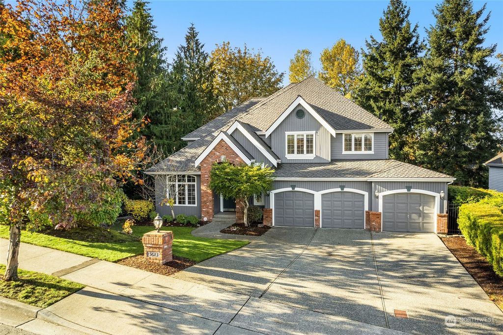 Photo of 5623 175th Place SE, Bellevue, WA 98006 (MLS # 2044316)