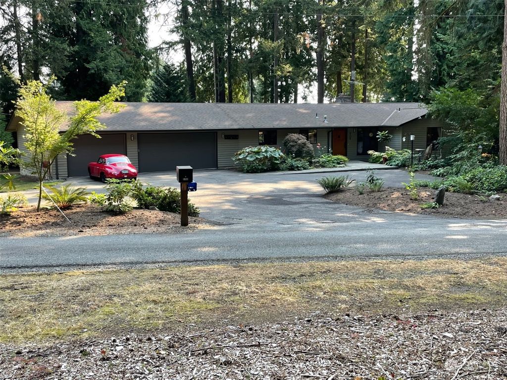 Photo of 9108 NE 188th Place, Bothell, WA 98011 (MLS # 2153252)