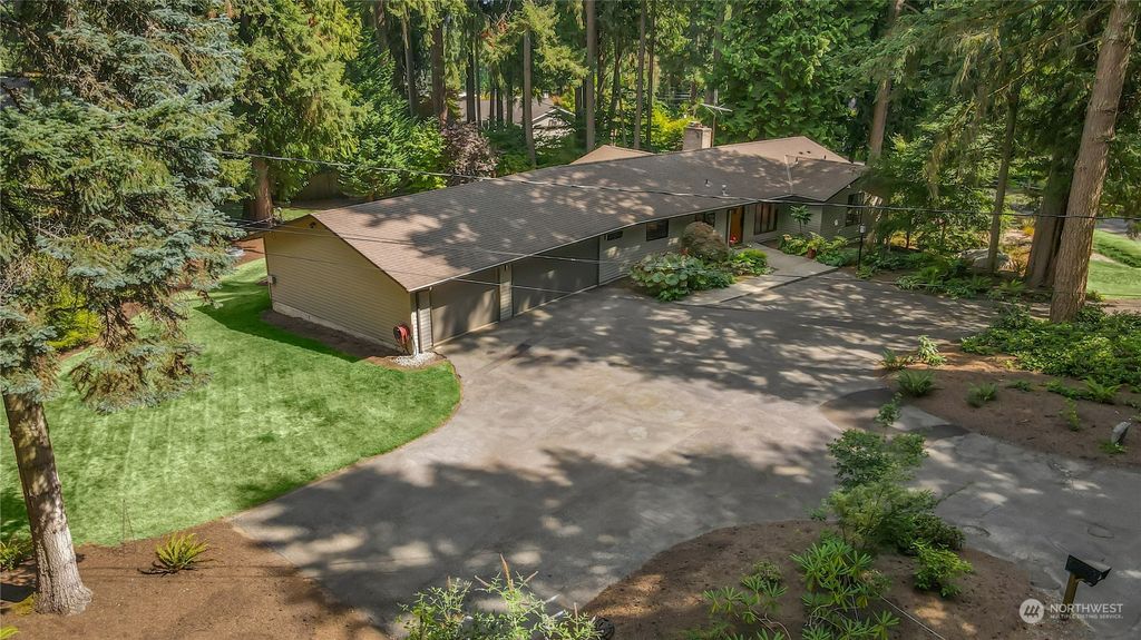 Photo of 9108 NE 188th Place, Bothell, WA 98011 (MLS # 2153252)