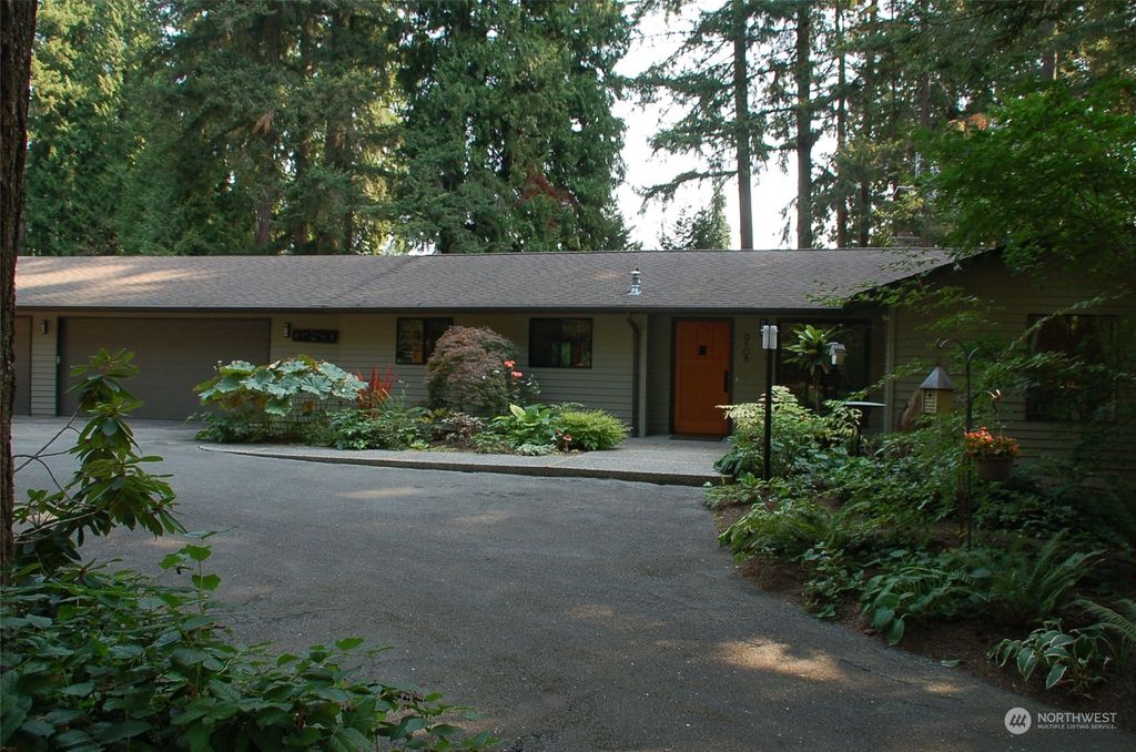 Photo of 9108 NE 188th Place, Bothell, WA 98011 (MLS # 2153252)