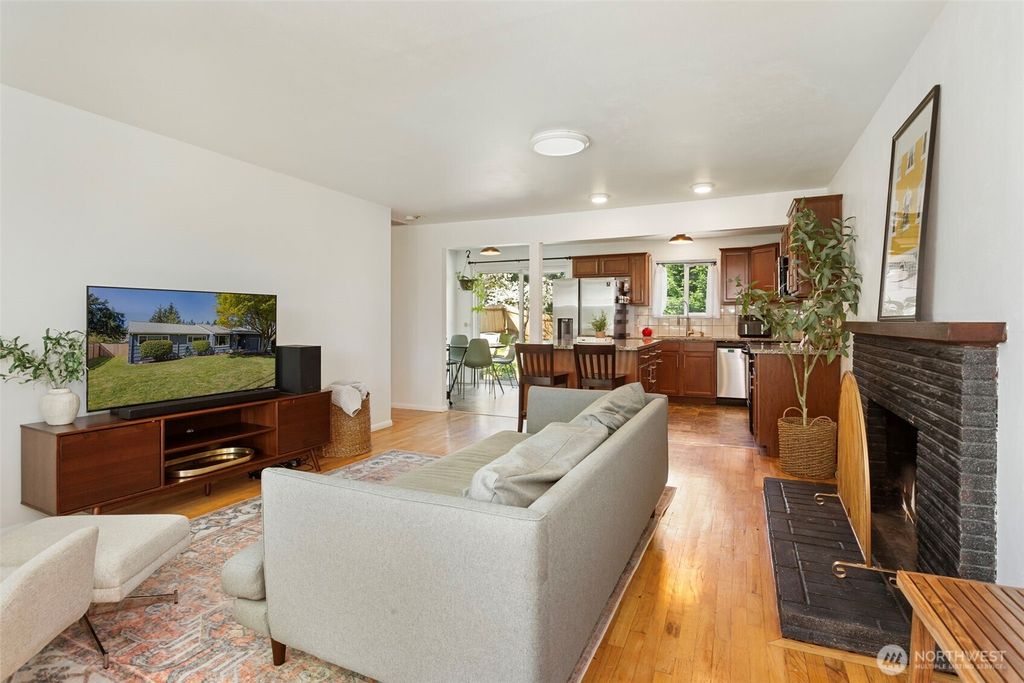 Photo of 23702 48th Avenue W, Mountlake Terrace, WA 98043 (MLS # 2359088)