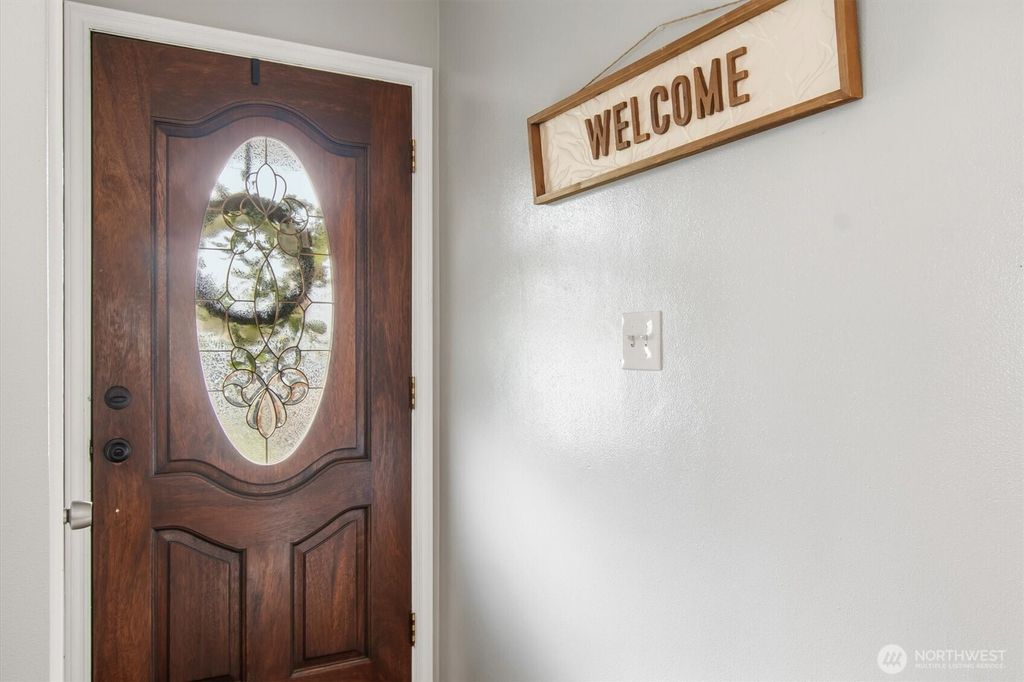 Photo of 2824 Maple Street, Longview, WA 98632 (MLS # 2475636)