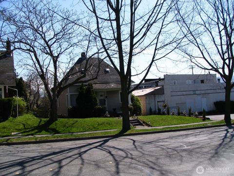 Photo of 2608 James Street, Bellingham, WA 98225 (MLS # 2555505)