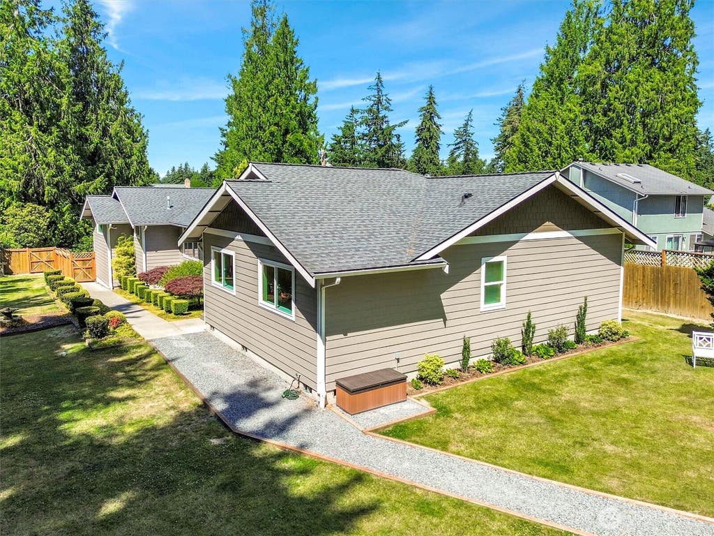 Photo of 10803 62nd Avenue E, Puyallup, WA 98373 (MLS # 2546746)