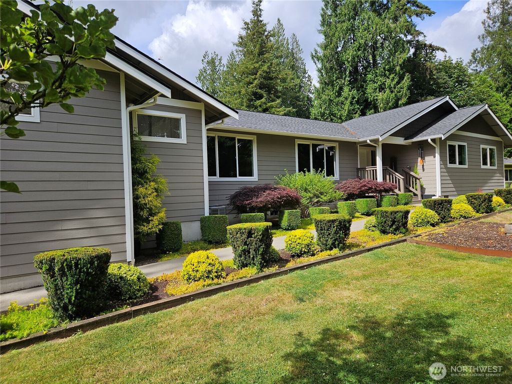 Photo of 10803 62nd Avenue E, Puyallup, WA 98373 (MLS # 2546746)
